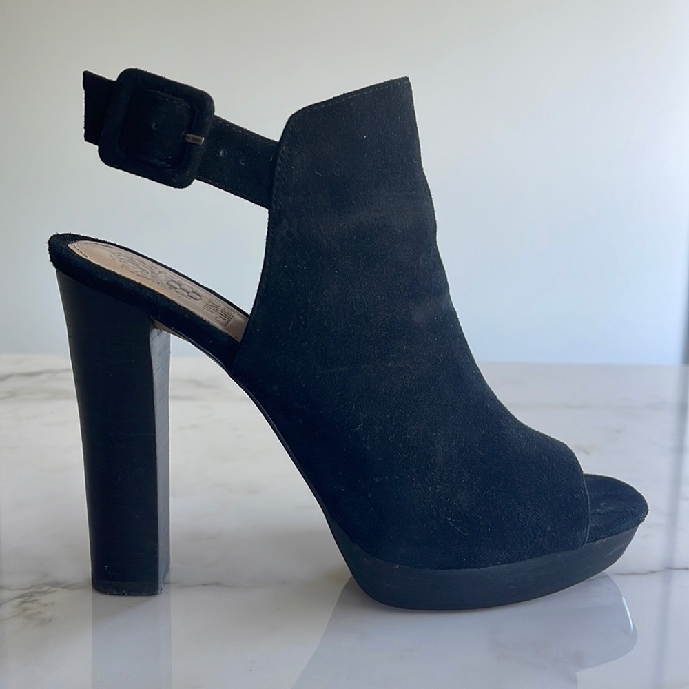 VINCE CAMUTO black suede sandal size 8.5
